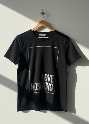 Tee Love Moschino - M, marca: Love Moschino, estado: Novo sem etiquetas, tamanho: M, €20.00, €21.70 inclui Proteção do Comprador