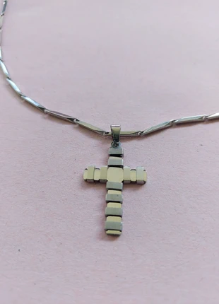 Collana con crocifisso, condizioni: Ottime, €9.50, €10.68 include la Protezione acquisti