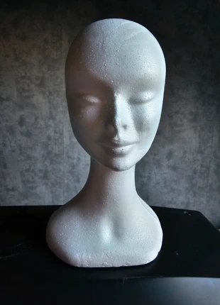 Vrouwelijke Foam Mannequin, merk: onbekend, staat: Goed, € 5,00, € 5,95 inclusief Kopersbescherming