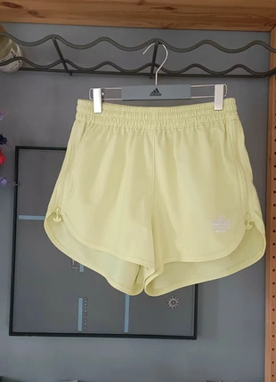 adidas fitness – Short sport training Femme Primegreen – Jaune Pastel – Taille 40 FR, brand: adidas, condition: Very good, size: L / 40 / 12, €11.00, €12.25 includes Buyer Protection
