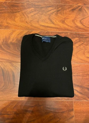Pull col V Fred Perry noir, marque: Fred Perry, état: Très bon état, taille: S, 19,99 €, 21,69 € Protection acheteurs incluse