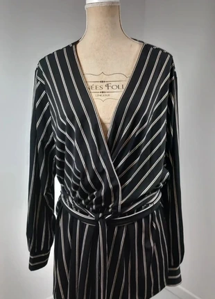 Tunique/Blouse Portefeuille Rayée Noir & Blanc - H&M - T. 4XL/54, marque: H&M, état: Neuf sans étiquette, taille: 7XL / 54 / 26, 18,00 €, 19,60 € Protection acheteurs (Pro) incluse