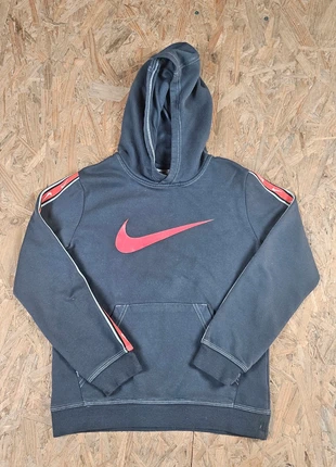 Nike hoodie gris foncé avec logo rouge, marca: Nike, estado: Muito bom, tamanho: M, €15.00, €16.45 inclui Proteção do Comprador