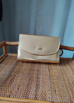 Sac • Pochette • Soirée • Fête • Dorée, merk: Vintage Dressing, staat: Heel goed, € 8,00, € 9,10 inclusief Kopersbescherming