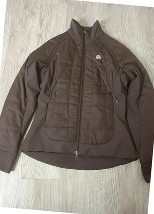 Veste Nike ACG femme – Bordeaux Taille M, brand: Nike, condizioni: Ottime, taglia: M / IT 42 / EU 38, €24.90, €26.85 include la Protezione acquisti