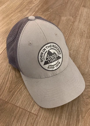 Coors Light trucker cap – Born in the Rockies, marque: Coors light, état: Très bon état, taille: Taille unique, 12,00 €, 13,30 € Protection acheteurs incluse