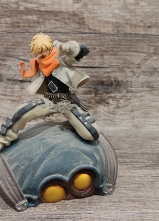 Figura Zazi Trigun, staat: Heel goed, maat: Universeel, € 12,00, € 13,30 inclusief Kopersbescherming