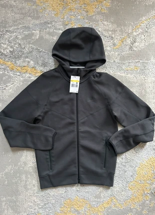 Haut Nike Tech Taille S / Prix négociable à 60€ ou RIEN, brand: Nike, condition: Very good, size: S, €65.00, €68.95 includes Buyer Protection