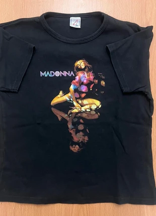 Vintage black Madonna early 2000s Y2K tour girl T-shirt, brand: Vintage Dressing, condizioni: Ottime, taglia: M / IT 42 / EU 38, €15.00, €16.45 include la Protezione acquisti