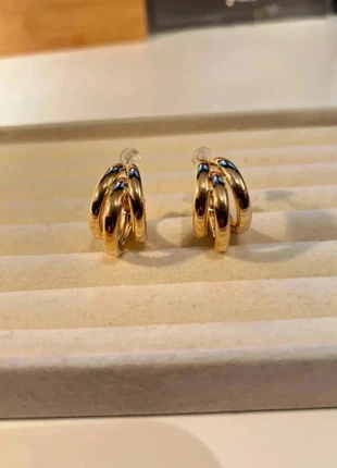 Magnifique paire de boucle d’oreilles doré avec 3 anneaux en acier chirurgical neuf avec étiquette, marque: Jewels.MP, état: Neuf avec étiquette, 10,00 €, 11,20 € Protection acheteurs incluse