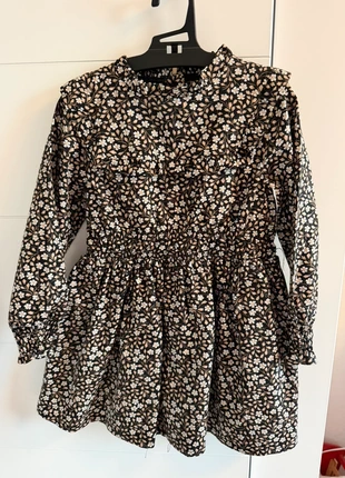 Robe Sergent Major, merk: Sergent Major, staat: Nieuw zonder prijskaartje, maat: 3 jaar / 98 cm, € 10,00, € 11,20 inclusief Kopersbescherming