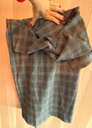 H&M Glen Plaid Pencil Skirt | Black & White Checked Stretch Skirt Size L, merk: H&M, staat: Heel goed, maat: L / 40 / 12, € 7,00, € 8,05 inclusief Kopersbescherming
