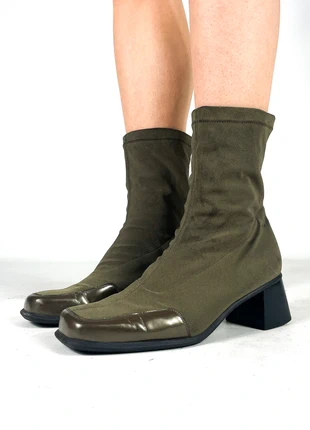 Olivgrüne Stretch Stiefeletten mit Blockabsatz - Größe 40, marque: Sonstiges, état: Très bon état, taille: 40, 50,00 €, 53,20 € Protection acheteurs incluse