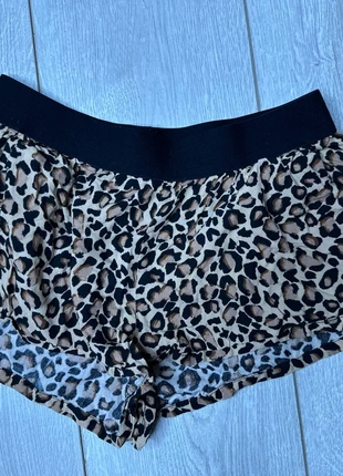 Short Fluide T.S apuriiz Léopard Animalier Taille Haute Élastique, marke: Undiz, zustand: Sehr gut, größe: S / 36 / 8, 2,00 €, 2,80 € inklusive Vinted-Käuferschutz