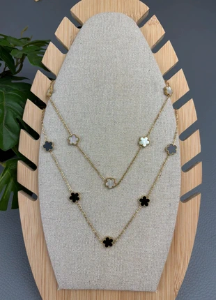 Collier trèfle noir ou blanc acier inoxydable, état: Neuf sans étiquette, 14,00 €, 15,40 € Protection acheteurs (Pro) incluse