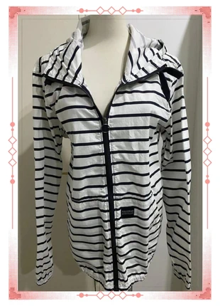 Blouson Pull & Bear veste coupe-vent à capuche manches longues à rayures noir et blanc Taille M, marca: Pull & Bear, estado: Muito bom, tamanho: M / 38 / 10, €6.90, €7.95 inclui Proteção do Comprador