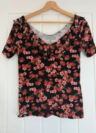Black and red flower woman’s top - size 10, brand: Dorothy Perkins, condition: Very good, size: S / UK 8-10, £2.00, £2.80 includes Buyer Protection