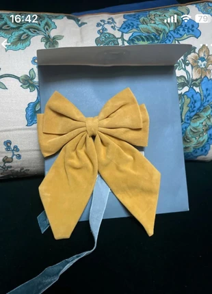 un nœud pour cheveux sezane, marque: Sézane, état: Neuf avec étiquette, 8,00 €, 9,10 € Protection acheteurs incluse