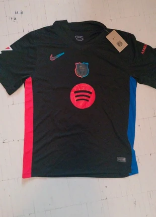 Barcelona shirt, merk: FC Barcelona, staat: Nieuw met prijskaartje, maat: M, € 20,00, € 21,70 inclusief Kopersbescherming