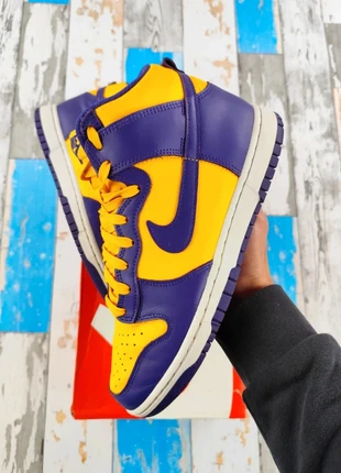 Baskets Sneackers Nike Dunk High Retro << Lakers >> Taille 41, marque: Nike, état: Très bon état, taille: 41, 55,00 €, 58,45 € Protection acheteurs (Pro) incluse