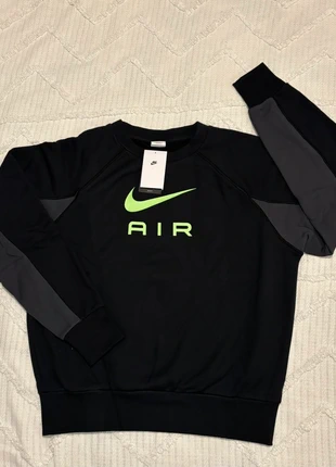 Pull Nike Air, marque: Nike, état: Neuf avec étiquette, taille: M, 35,00 €, 37,45 € Protection acheteurs incluse