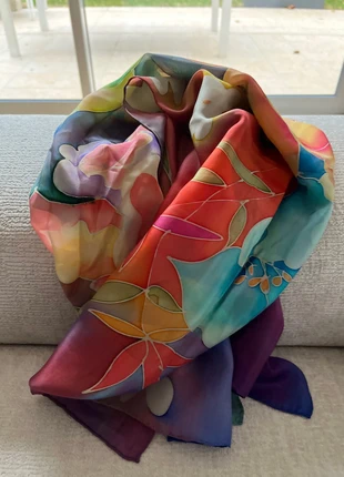 Carré de soie multicolore, état: Très bon état, 6,00 €, 7,00 € Protection acheteurs incluse