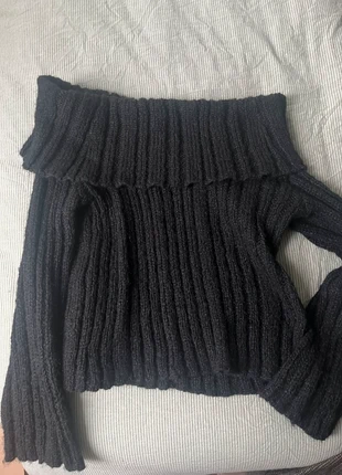 off-shoulder knitted sweater, merk: H&M, staat: Nieuw zonder prijskaartje, maat: S / 36 / 8, € 5,00, € 5,95 inclusief Kopersbescherming