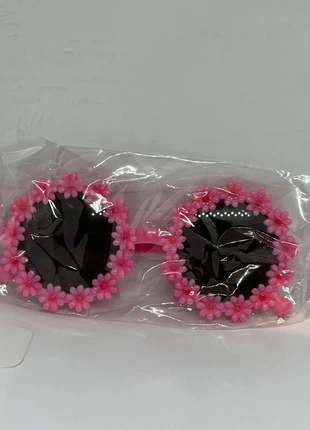 Leuke meisjes bloemetjes zonnebril roze, merk: Uitverkoop, staat: Heel goed, € 1,99, € 2,79 inclusief Kopersbescherming Pro
