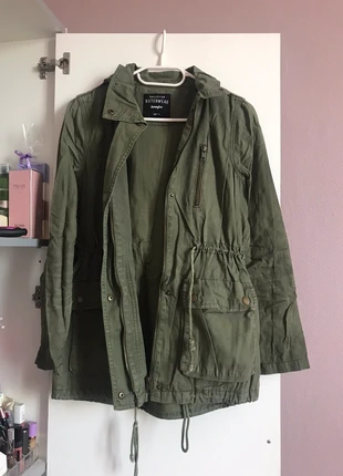 Veste Jennyfer, brand: Jennyfer, condizioni: Ottime, taglia: XS / IT 38 / EU 34, €5.00, €5.95 include la Protezione acquisti