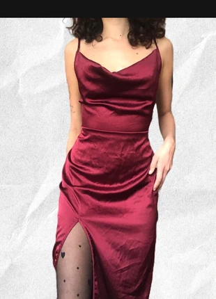 Robe satin soirée, marque: PrettyLittleThing, état: Très bon état, taille: M / 38 / 10, 10,00 €, 11,20 € Protection acheteurs incluse