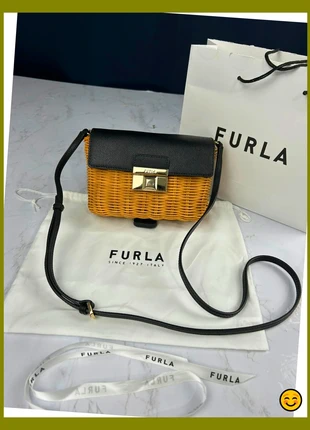Sac à bandoulière Furla en cuir noir et en rotin, brand: Furla, condition: New without tags, €106.00, €112.00 includes Buyer Protection Pro