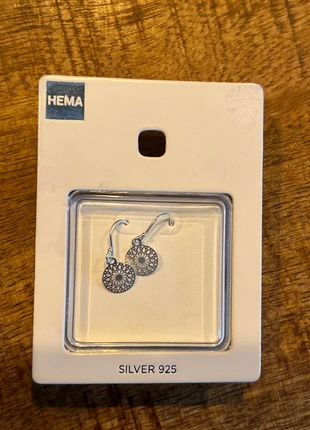 Zilveren oorbellen, merk: Hema, staat: Nieuw met prijskaartje, € 5,00, € 5,95 inclusief Kopersbescherming