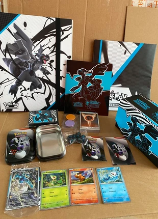 Pokemon classeur Foudre Noire avec poster et 1 ETB (sans booster) avec Fulguris et 1 mini-boite vide, marque: Pokémon, état: Neuf sans étiquette, 25,00 €, 26,95 € Protection acheteurs incluse