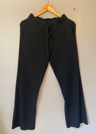Pantalon jogging noir, marca: Uniqlo, estado: Muito bom, tamanho: L / 40 / 12, €8.00, €9.10 inclui Proteção do Comprador