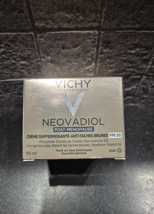 Vichy Neovadiol Post Menopause neuve, marque: Vichy, état: Neuf avec étiquette, 15,00 €, 16,45 € Protection acheteurs incluse