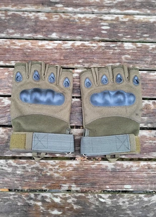 mitaines type russe, condizioni: Ottime, taglia: M, €12.00, €13.30 include la Protezione acquisti