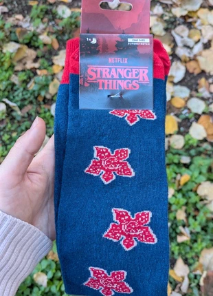 Calzini Stranger Things Netflix taglia unica, marque: Stranger Things, état: Neuf avec étiquette, taille: Taille unique, 5,00 €, 5,95 € Protection acheteurs incluse