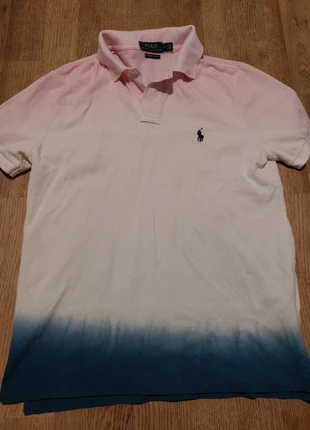 Polo Ralph Lauren. Effet dip dye, avec un dégradé rose, blanc et bleu. Taille M. Custom Slim Fit., brand: Ralph Lauren, condition: Very good, size: M, €39.00, €41.65 includes Buyer Protection