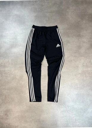 Jogging USA noir slim Adidas Vintage, marque: adidas, état: Bon état, taille: XS, 5,99 €, 6,99 € Protection acheteurs (Pro) incluse