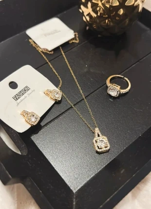 Parures femmes, brand: Unique, condition: New with tags, €5.00, €5.95 includes Buyer Protection