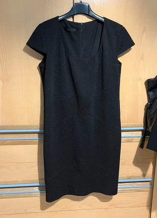 Abito tessuto partic.con puntini argentati e cerniera laterale, Made in Italy - Nuovo, brand: Nuvola, condizioni: Nuovo senza cartellino, taglia: XXL / IT 48 / EU 44, €18.99, €20.64 include la Protezione acquisti