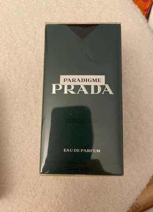 Paradigme Prada, marque: Prada, état: Neuf avec étiquette, 60,00 €, 63,70 € Protection acheteurs incluse