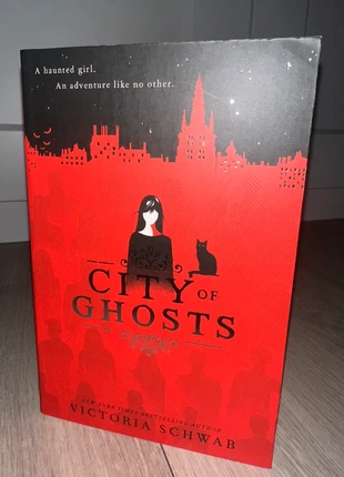 City of Ghosts – Victoria Schwab (book), état: Neuf sans étiquette, 10,00 €, 11,20 € Protection acheteurs incluse