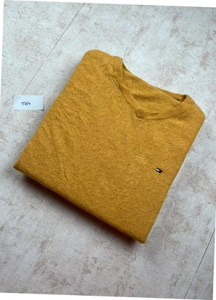 Pull Tommy Hilfiger col V uni en laine - taille M femme - Jaune moutarde - logo brodé, brand: Tommy Hilfiger, condition: Very good, size: M / 38 / 10, €10.00, €11.20 includes Buyer Protection Pro