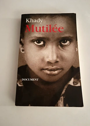 Livre khady Mutilée, zustand: Sehr gut, 3,00 €, 3,85 € inklusive Vinted-Käuferschutz