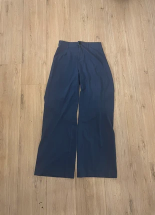 Blauwe pantalon, merk: Bershka, staat: Goed, maat: S / 36 / 8, € 8,00, € 9,10 inclusief Kopersbescherming