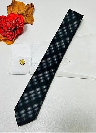 Cravate slim en soie - 6 cm - Noir gris - très bon état, marque: Vintage Dressing, état: Très bon état, 5,00 €, 5,95 € Protection acheteurs (Pro) incluse