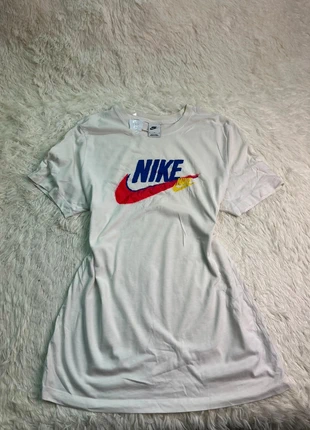 T shirt Nike blanca vintage y2k 572 L, brand: Nike, condizioni: Ottime, taglia: L, €10.00, €11.20 include la Protezione acquisti