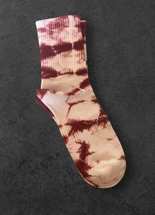 Calze tie-dye bordeaux – Un tocco unico al tuo outfit!, brand: Vintage Dressing, condizioni: Nuovo con cartellino, taglia: Taglia unica, €7.00, €8.05 include la Protezione acquisti