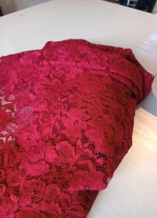 Dentelle stretch rouge foncé, marque: Mondial Tissus, état: Neuf avec étiquette, 6,00 €, 7,00 € Protection acheteurs incluse